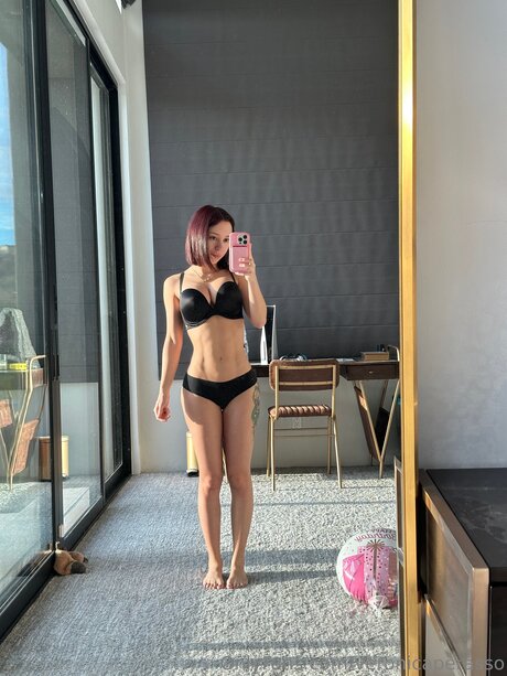 Veronicaperasso adult model img