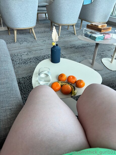 Thick Gurl101 model nude pictures