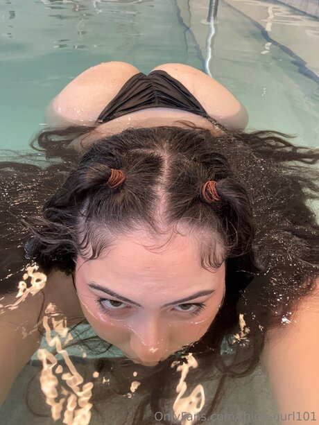 Thick Gurl101 top actress photo