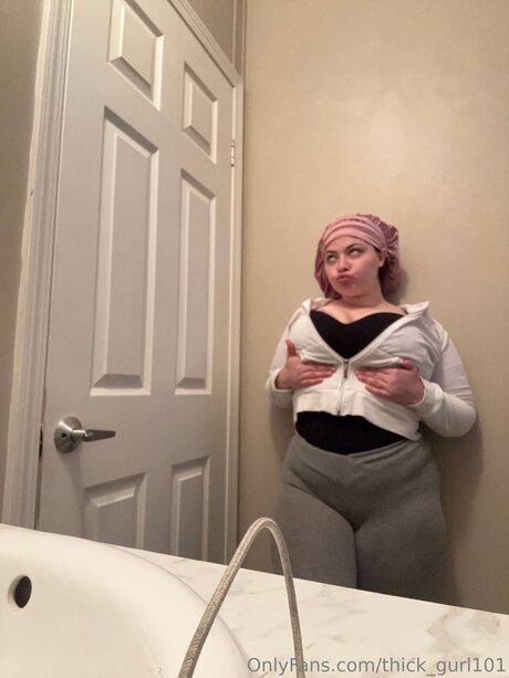 Thick Gurl101 best pornstar photo