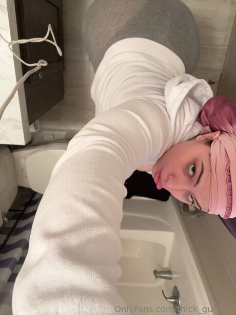 Thick Gurl101 model sexy images