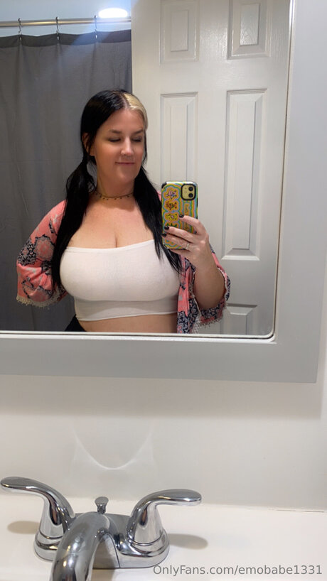 Emobabe1331 exclusive model photo