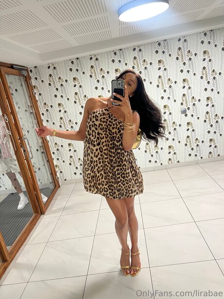 Lirabae nude pornstar pictures