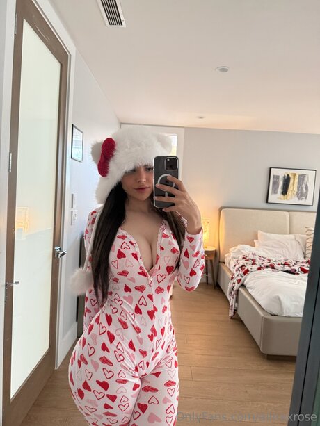 Alinaxrose hot star images