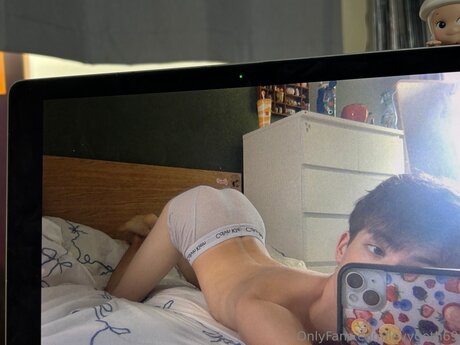 Levygoth69 star art gallery