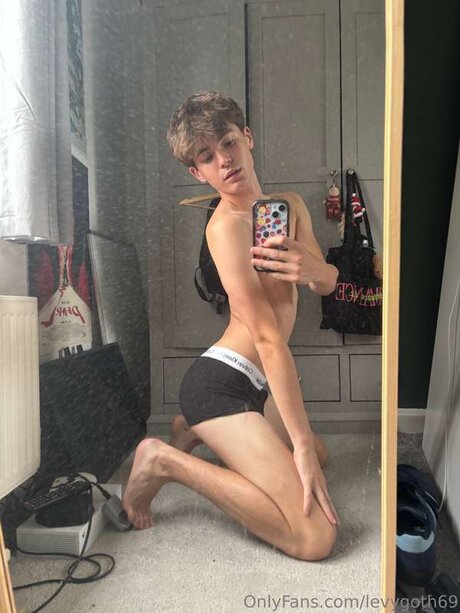 Levygoth69 pornstar xxx image