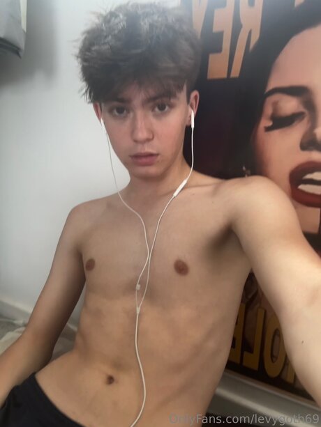 Levygoth69 erotic actress picture