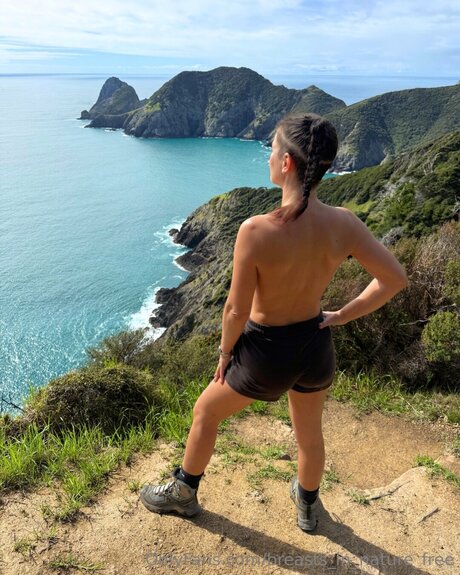 Breasts In Nature Free high quality model picture