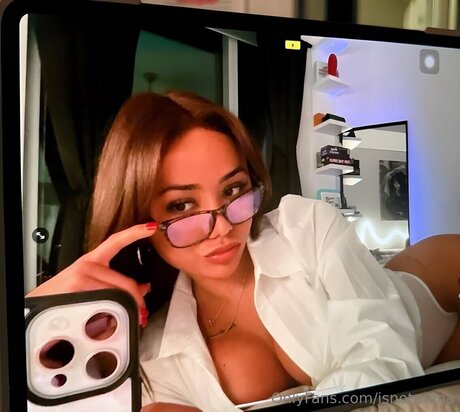 Isnotmena star xxx galleries