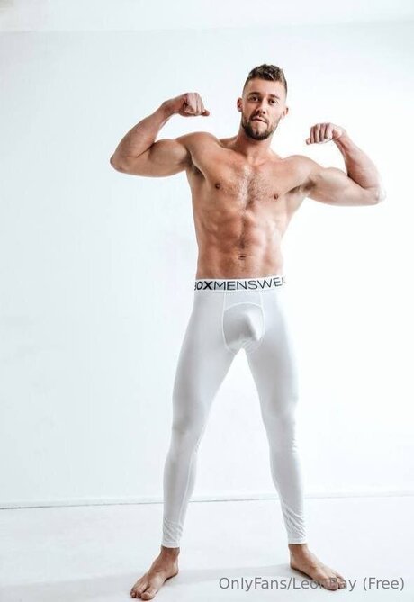 Leonbay Free exclusive star photos