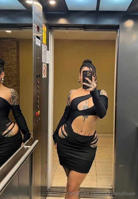 Goddessfoxie pornographic model picture