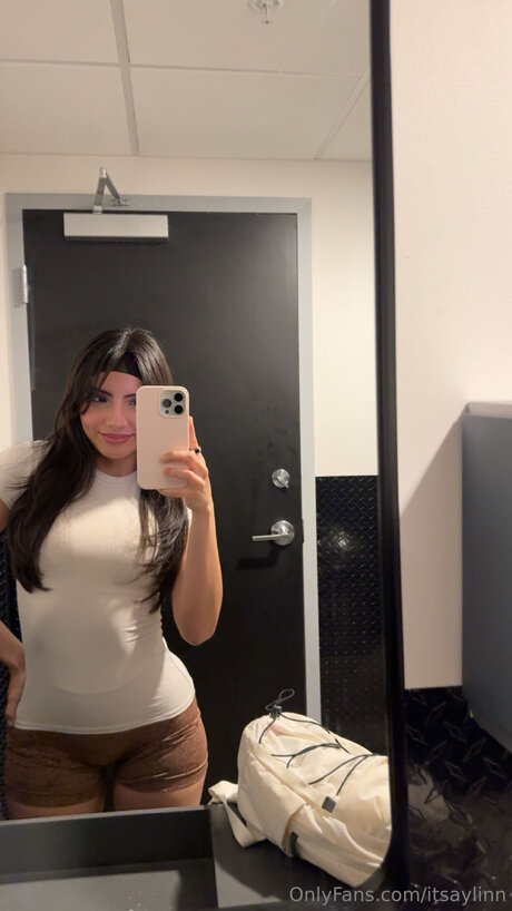 Itsaylinn art actress gallery