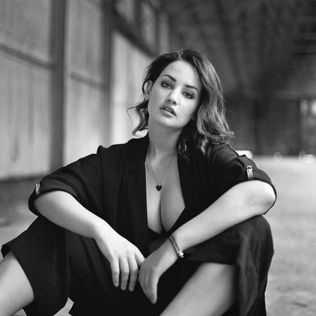 Miss Kl_ star nice galleries