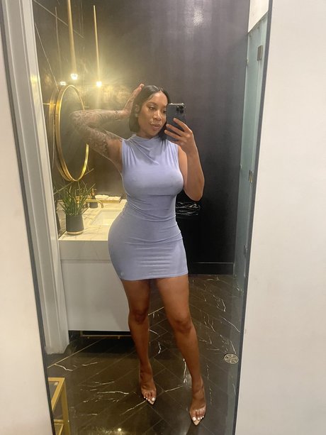 Aritheamazon Ari T pornstar top picture