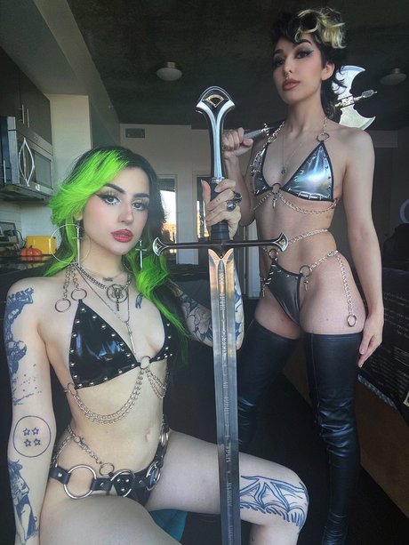 Batz naked pornstar img