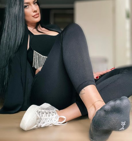 Goddess Mona nudes model photo