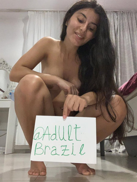 QueenZena exclusive model picture