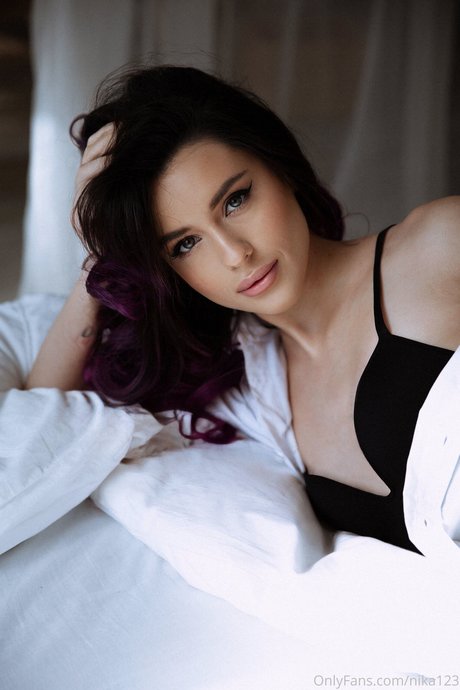 Weirdme art model pic