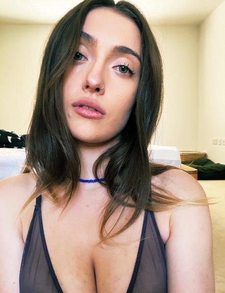 Honeyisabella_ model pretty photos