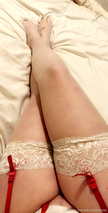 Elizzabeth James model photo