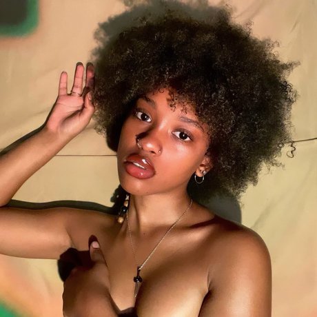 Little Me hd pornstar pictures