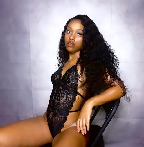 Little Me model xxx picture