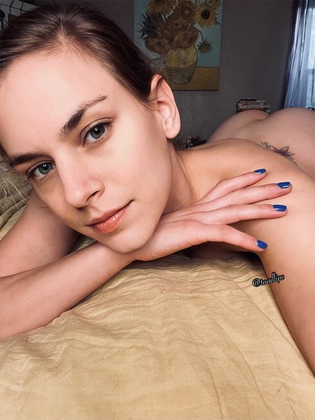 _Toadlips erotic model picture