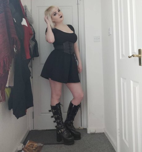 DinosaurQueen best pornstar pictures