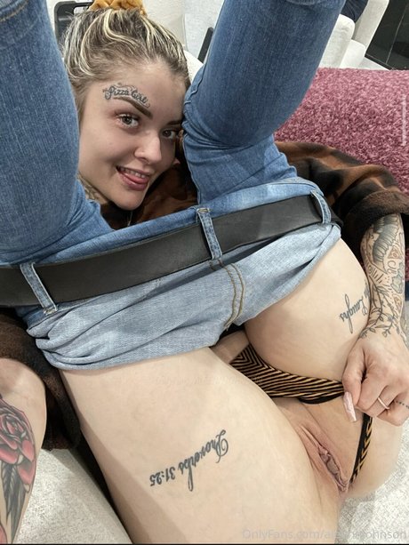 Aleen Johnson nude actress photo