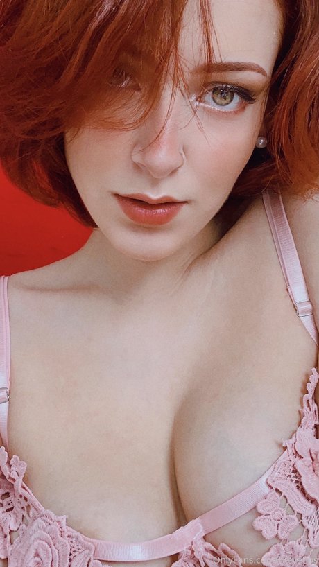 Oriana Valentine porn actress photo