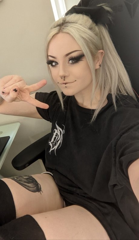 Spoopybeans_ porn model archive