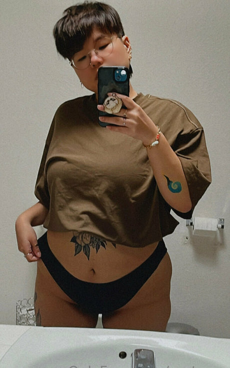 zo tama pretty pornstar image