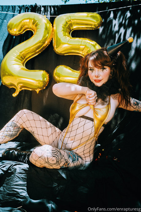 _Elise Tails sexy actress gallery