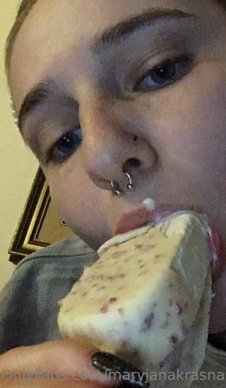 Maryjanakrasnapanna model adult pictures