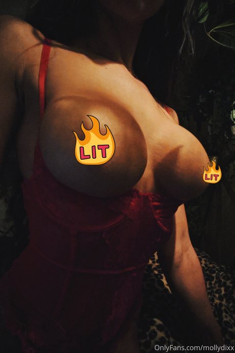 Molly Dixx adult model photo