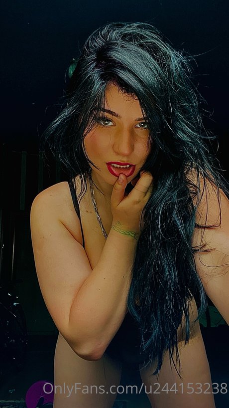 Zhanette pretty actress image