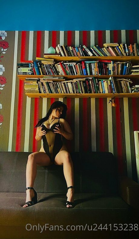 Zhanette sexy star pics