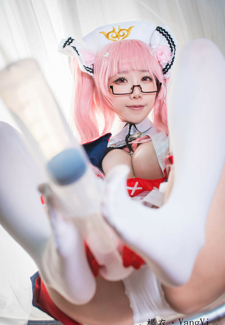 _YangYi model sexy photo