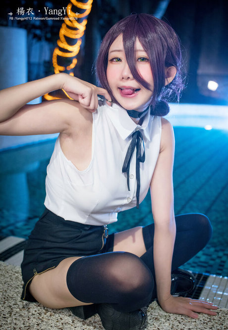 _YangYi star pretty picture