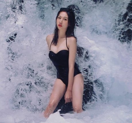 Inshy star naked pics