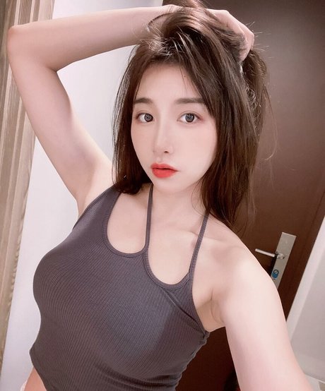 Inshy porn actress photos