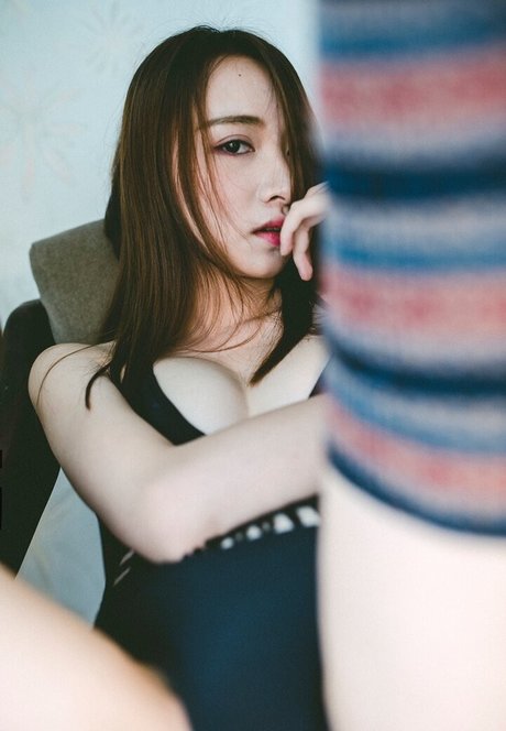 Inshy beautiful model pictures