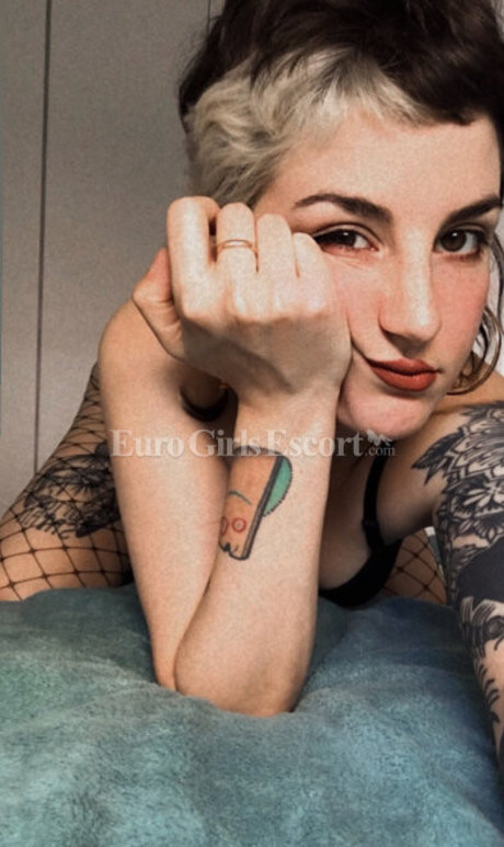 Zzofih model adult pic