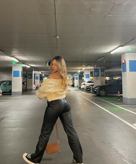 Zynahara high quality star images