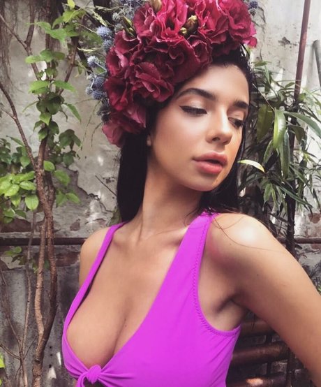 anna slutskaya111 nice model img