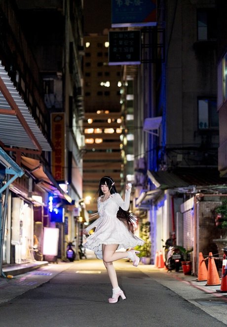 Raku model nude gallery