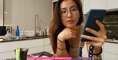 Zumi pornographic star picture