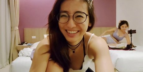 Zumi naked model pic