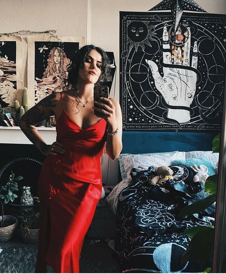 Zsofia93 nude model pictures