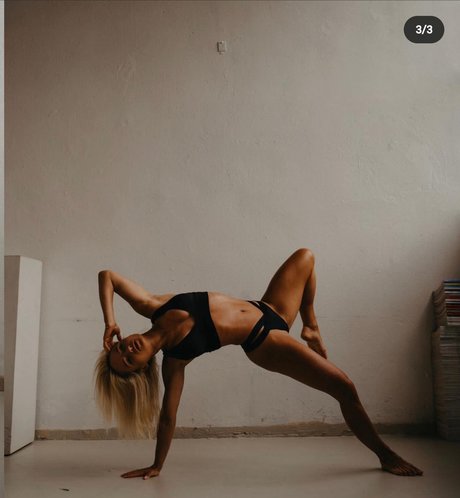 Zuzana Kardos sex actress gallery